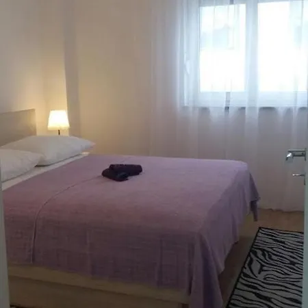 Holiday home Family Turanj
